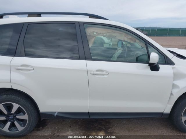 JF2SJAEC2JG404930 Subaru Forester 2.5i Premium