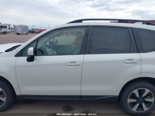 JF2SJAEC2JG404930 Subaru Forester 2.5i Premium
