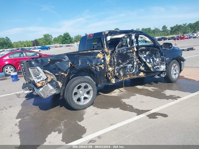 1C6RR7NTXHS859953 RAM 1500 Laramie  4x4 5'7 Box