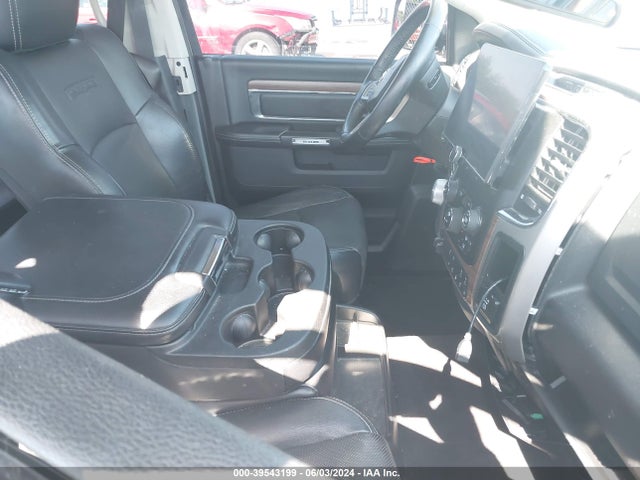 1C6RR7NTXHS859953 RAM 1500 Laramie  4x4 5'7 Box