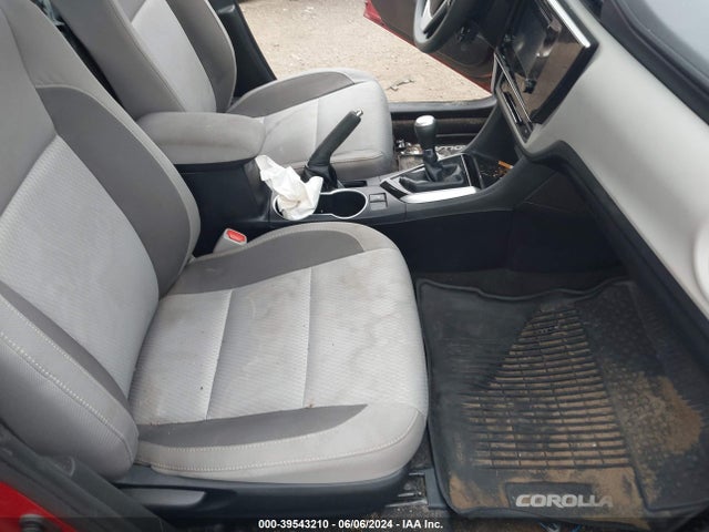 Toyota COROLLA LE 2018 2T1BURHE0JC114475 Image 5