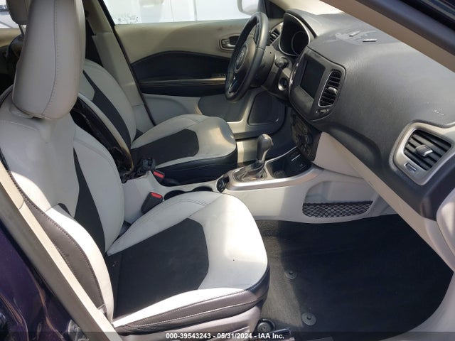 3C4NJCBB4JT204257 Jeep Compass Latitude Fwd