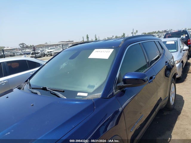 3C4NJCBB4JT204257 Jeep Compass Latitude Fwd