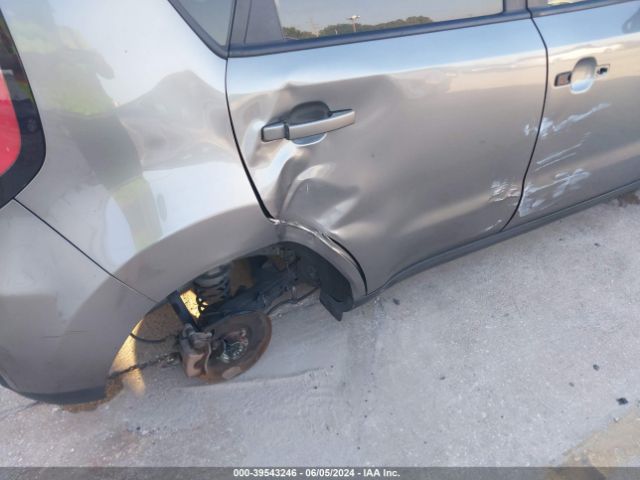 KNDJN2A2XK7645654 KIA Soul