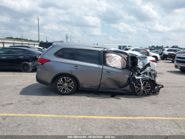 JA4AD3A30JJ001836 Mitsubishi Outlander Se