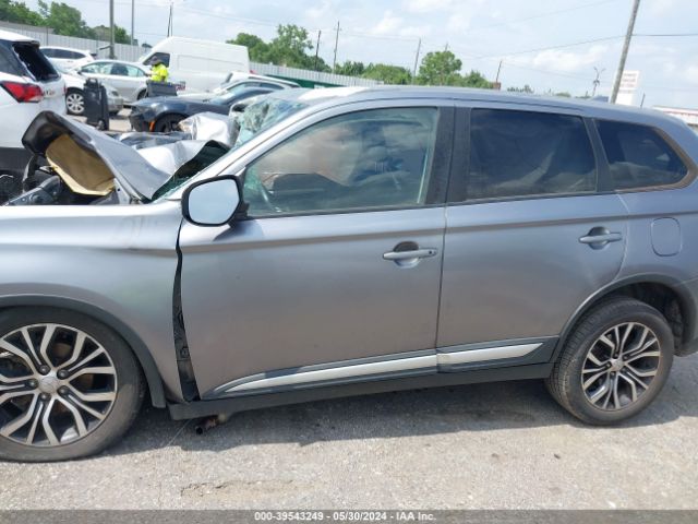 JA4AD3A30JJ001836 Mitsubishi Outlander Se