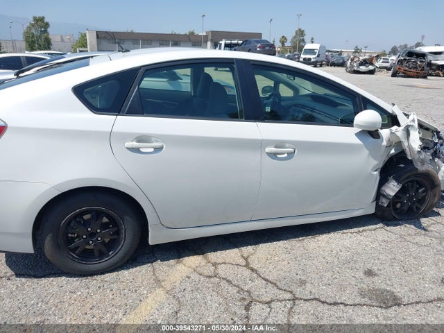 Toyota Prius Two 2014 JTDKN3DU1E0376612 Image 13