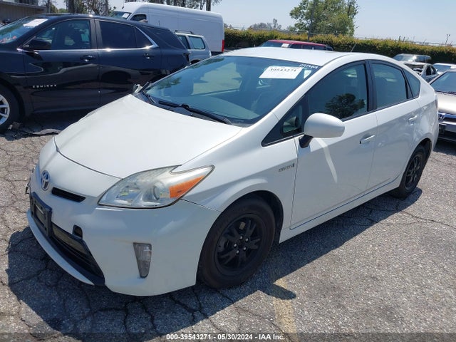 Toyota Prius Two 2014 JTDKN3DU1E0376612 Image 2