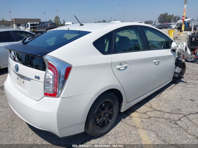 Toyota Prius Two 2014 JTDKN3DU1E0376612 Image 4