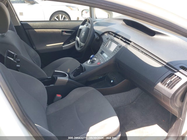 Toyota Prius Two 2014 JTDKN3DU1E0376612 Image 5