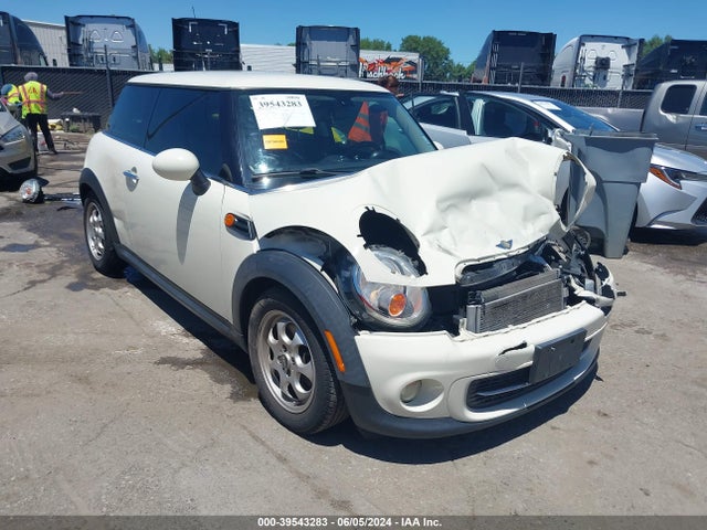 2012 MINI COOPER WMWSU3C55CT261890 Photo 0