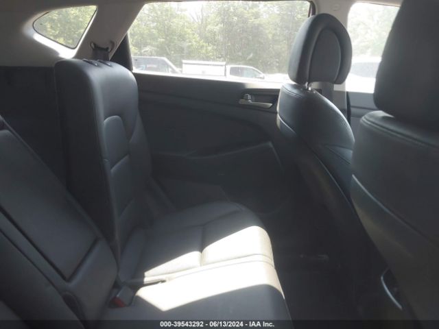 KM8J3CA45HU448118 Hyundai Tucson Se Plus