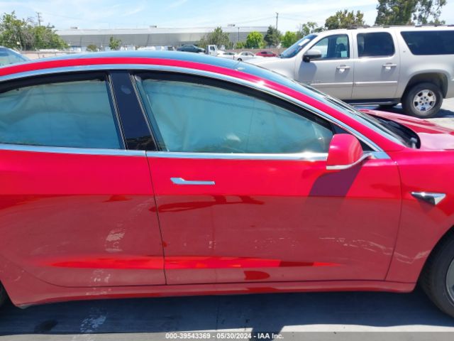 5YJ3E1EAXKF422707 Tesla MODEL 3