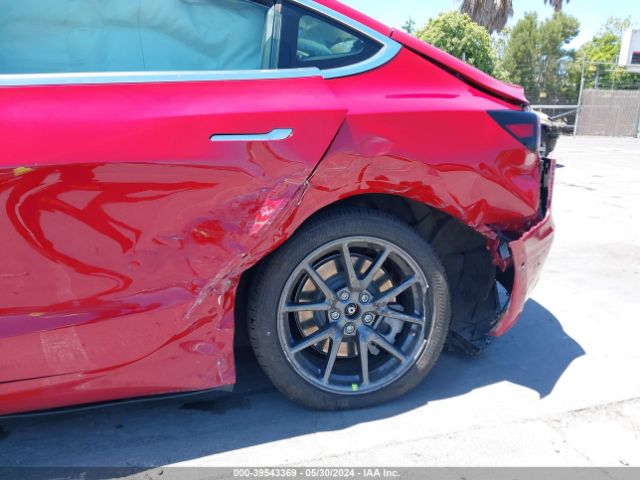 5YJ3E1EAXKF422707 Tesla MODEL 3