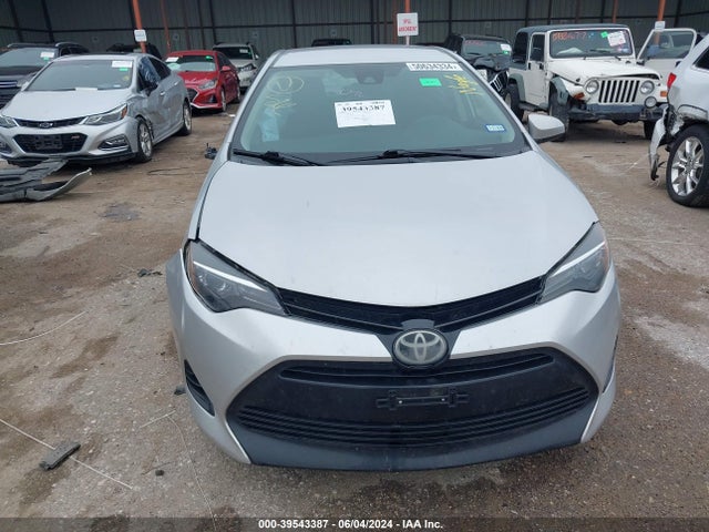 Toyota COROLLA LE 2018 5YFBURHE5JP846486 Image 12