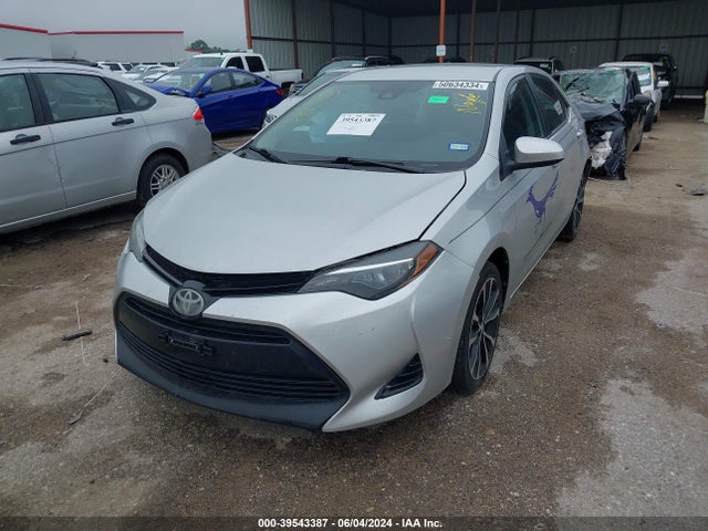 Toyota COROLLA LE 2018 5YFBURHE5JP846486 Image 2