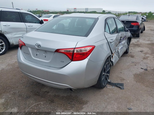 Toyota COROLLA LE 2018 5YFBURHE5JP846486 Image 4