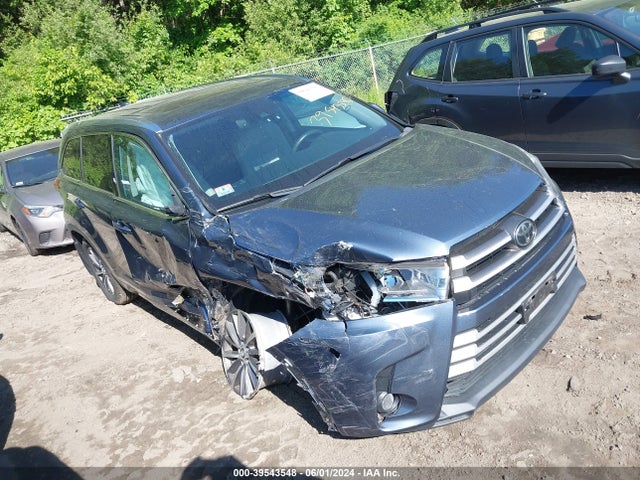 2017 5TDJZRFH7HS454881 главное изображение