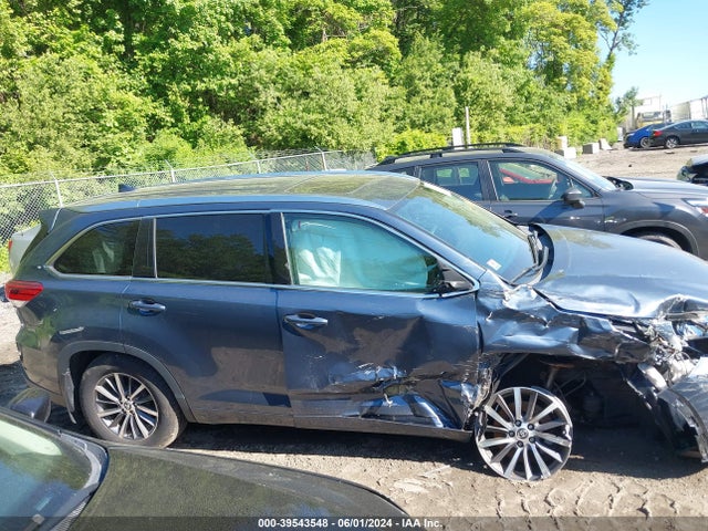 Toyota Highlander Xle 2017 5TDJZRFH7HS454881 Image 13