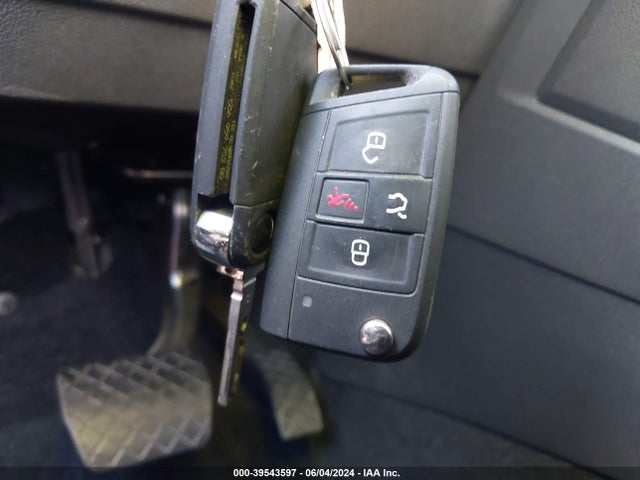 3VV1B7AX7LM155375 Volkswagen Tiguan 2.0t S