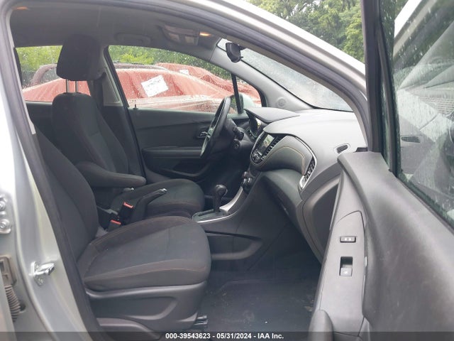 Chevrolet TRAX LS 2018 KL7CJKSB1JB608309 Image 5