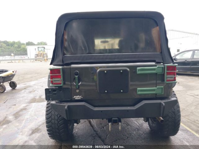1C4BJWDG9HL535726 Jeep Wrangler Unlimited Sport 4x4