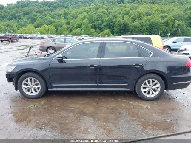 1VWAT7A35HC074972 Volkswagen Passat 1.8t S