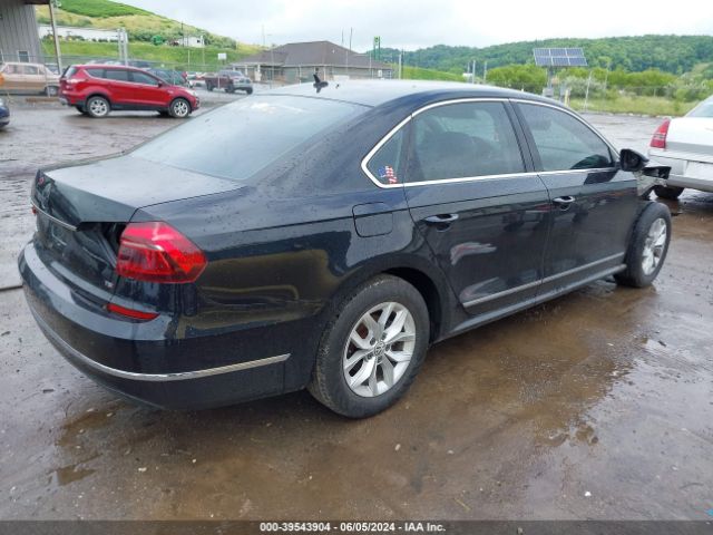 1VWAT7A35HC074972 Volkswagen Passat 1.8t S