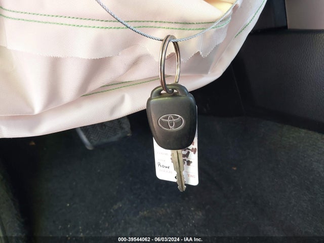 Toyota RAV4 LE 2018 2T3ZFREV2JW468758 Image 11