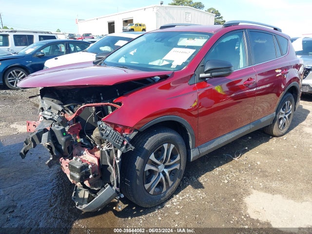 Toyota RAV4 LE 2018 2T3ZFREV2JW468758 Image 2