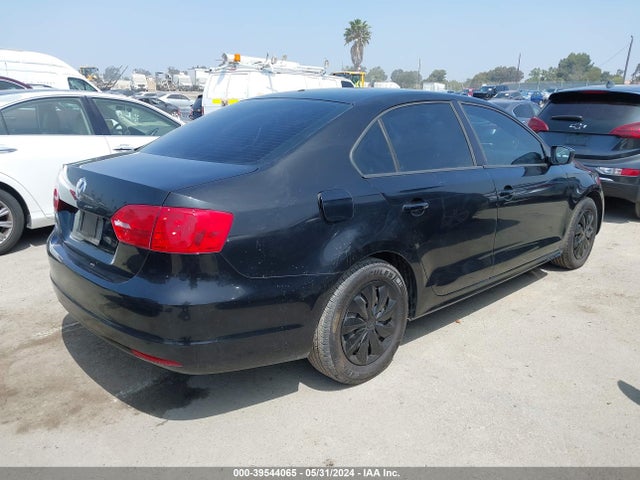 3VW2K7AJ9EM372411 Volkswagen Jetta 2.0l S
