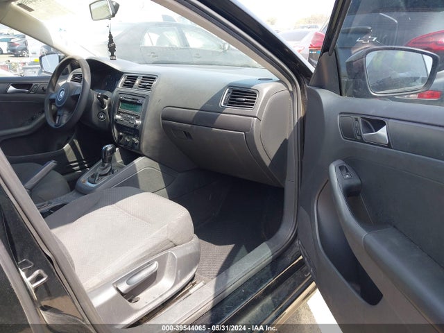 3VW2K7AJ9EM372411 Volkswagen Jetta 2.0l S