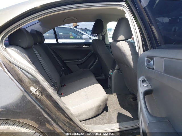 3VW2K7AJ9EM372411 Volkswagen Jetta 2.0l S