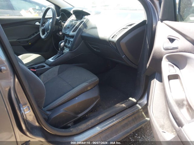 Ford FOCUS SE 2014 1FADP3K27EL163608 Image 5
