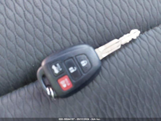 Toyota COROLLA LE 2019 5YFBURHE4KP947407 Image 11