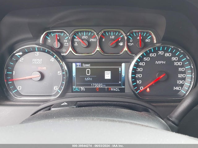 Chevrolet Suburban Premier 2018 1GNSCJKC3JR295032 Image 15