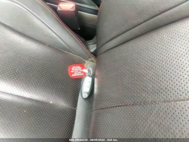 JN8AF5MV7ET360611 Nissan Juke Sl