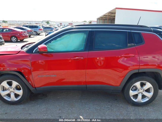3C4NJCBB7JT271578 Jeep Compass Latitude Fwd