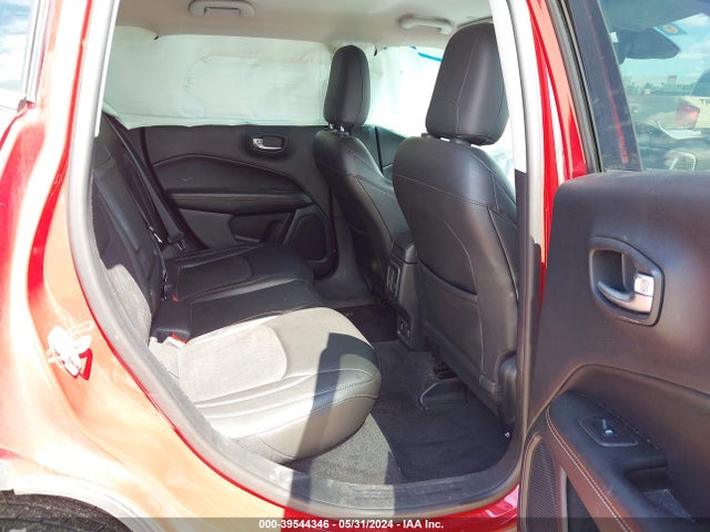 3C4NJCBB7JT271578 Jeep Compass Latitude Fwd