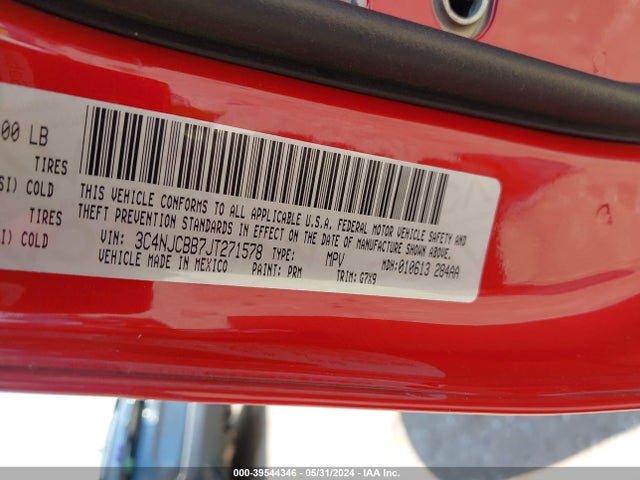 3C4NJCBB7JT271578 Jeep Compass Latitude Fwd