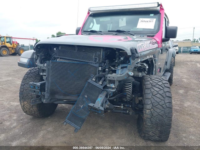 1C4HJXEN3LW331038 Jeep Wrangler Unlimited Sahara 4x4