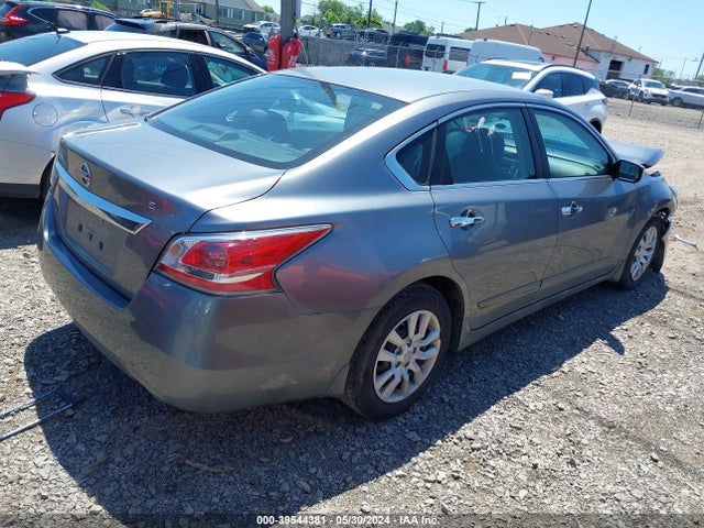 Nissan Altima 2.5 S 2015 1N4AL3AP3FC567194 Image 4