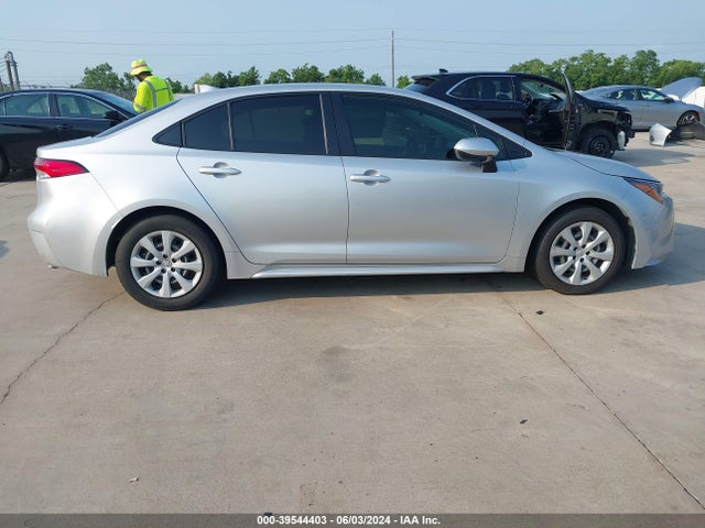 Toyota COROLLA LE 2022 JTDEPMAE8N3017198 Image 13