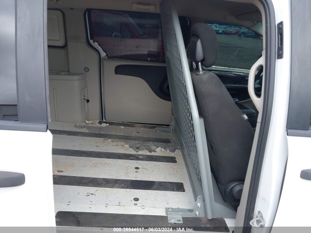 2C4JRGAG2FR702057 RAM Cargo Tradesman