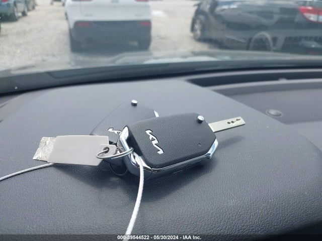 KIA SORENTO LX 2023 5XYRG4LC5PG215815 Image 11