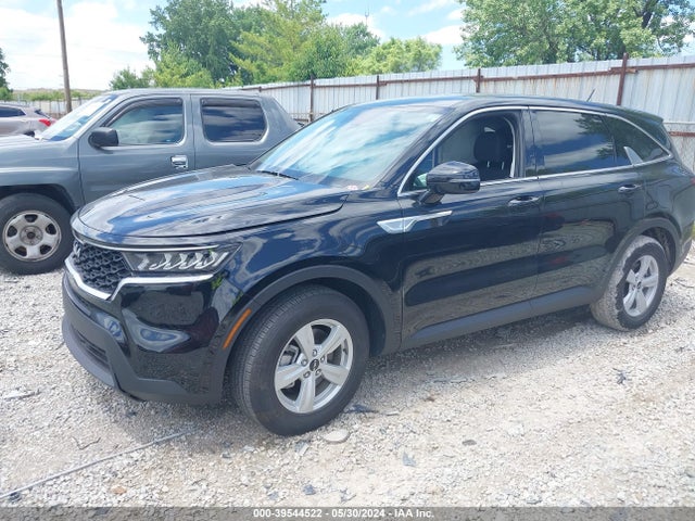 KIA SORENTO LX 2023 5XYRG4LC5PG215815 Image 2