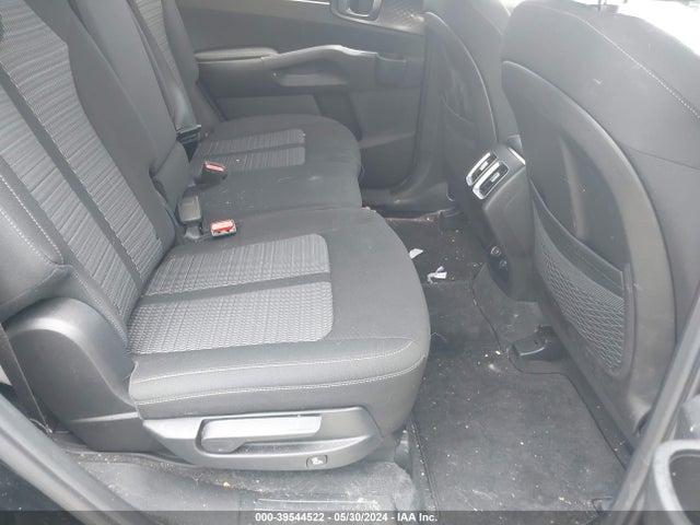 KIA SORENTO LX 2023 5XYRG4LC5PG215815 Image 8