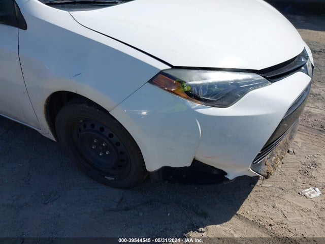 Toyota COROLLA LE 2018 5YFBURHE4JP810627 Image 17