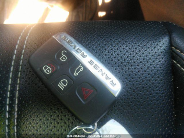 SALYL2EX7KA214419 Land Rover Range Rover Velar P250 R-dynamic Se
