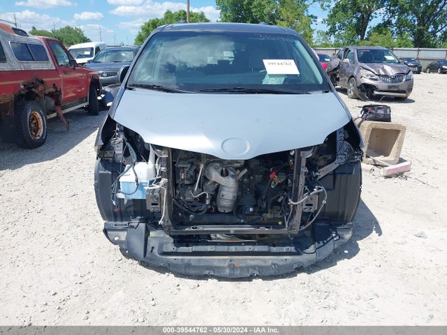 Toyota Sienna Le 8 Passenger 2017 5TDKZ3DC6HS785380 Image 6